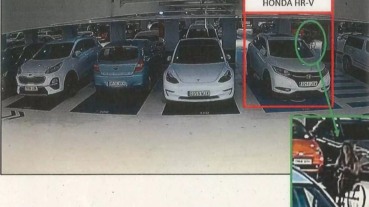 Los mossos que ayudaron a escapar a Puigdemont aparcaron el coche de la fuga el día anterior en un céntrico parking de Barcelona