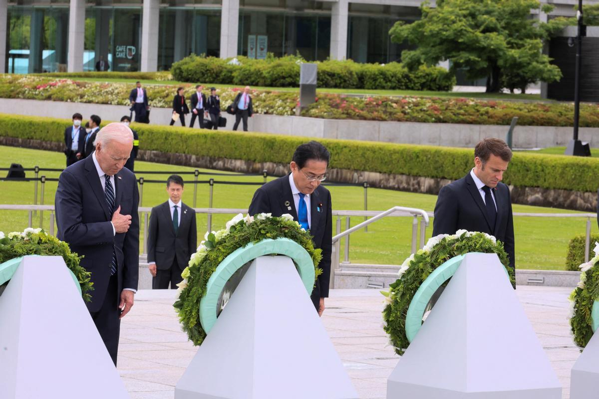 Los líderes del G7 visitan el Memorial Park para las víctimas de la bomba atómica en Hiroshima, entre protestas