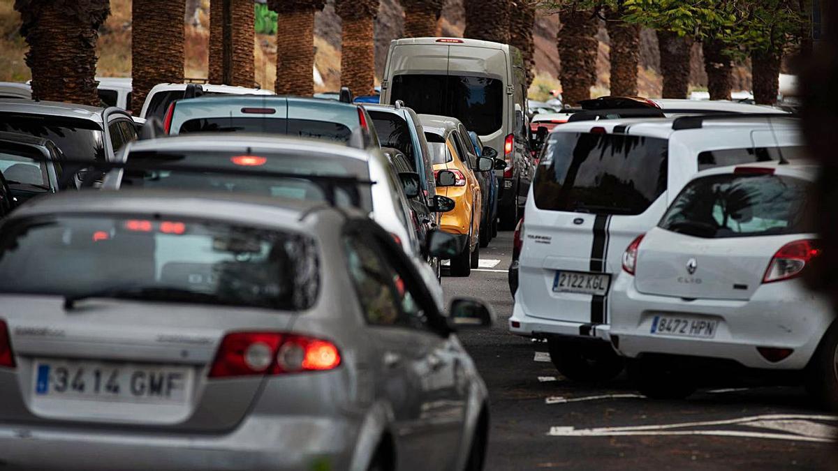Santa Cruz adelanta el operativo de verano para evitar caos de tráfico como el vivido el sábado pasado. | | CARSTEN LAURITSEN