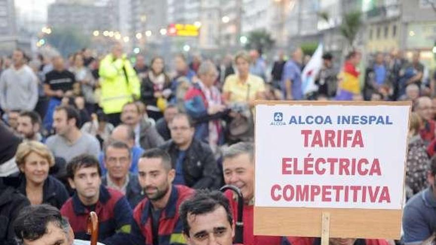 Una de las manifestaciones de Alcoa en A Coruña. / juan varela