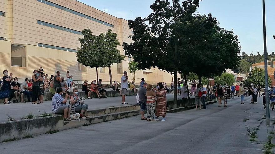 Veïns de Sant Vicenç protesten contra els okupes