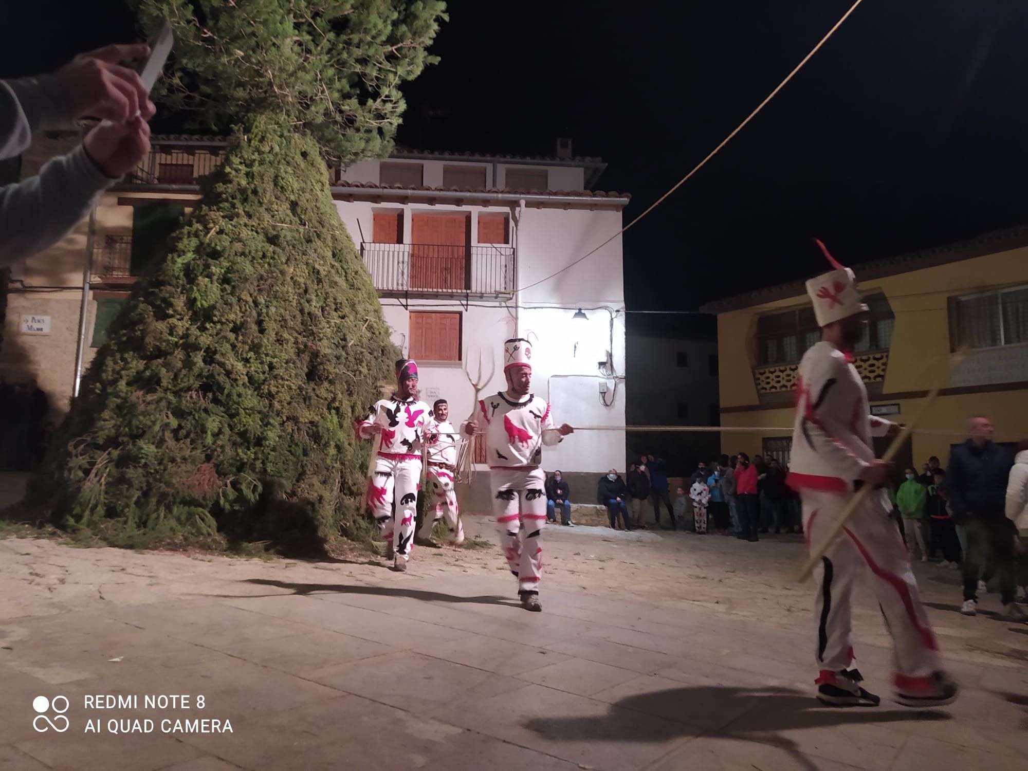 Las imágenes de la fiesta más rara de Sant Antoni en la Todolella, en octubre