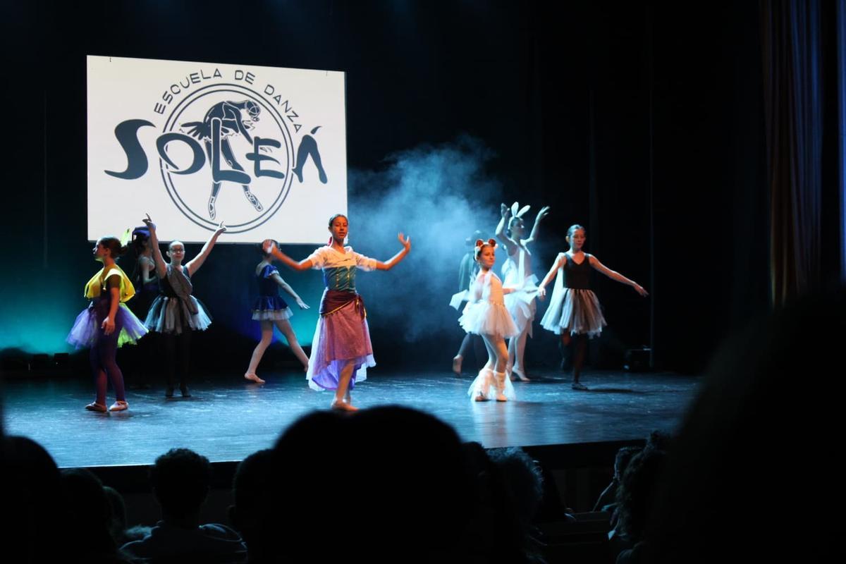 Ballet infautt, bailando "El jorobado de Notre Dame".
