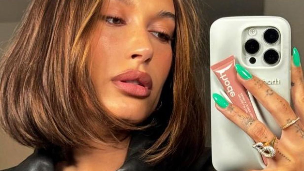 El truco de la maquilladora de Hailey Bieber para hacer bien el ‘overlip’