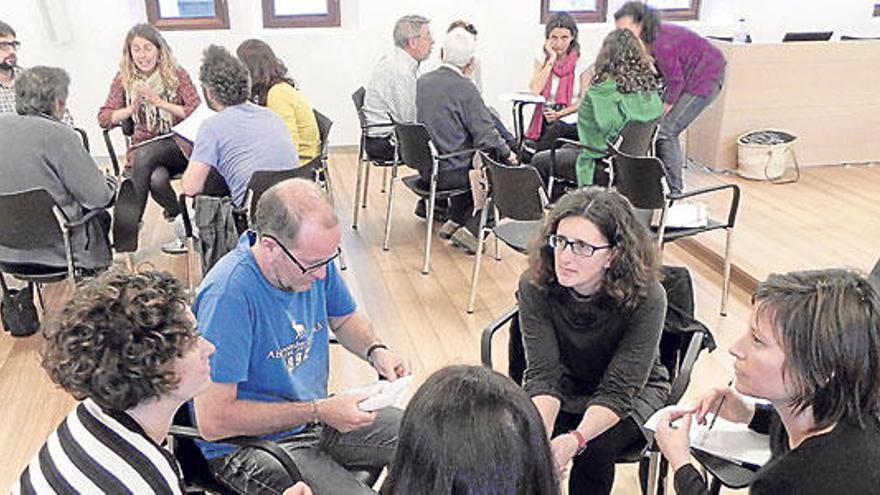 Una de las reuniones de la Agenda Local 21 de Esporles.