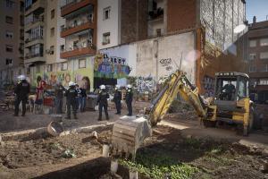 Desallotjat l’hort comunitari del Baix Guinardó