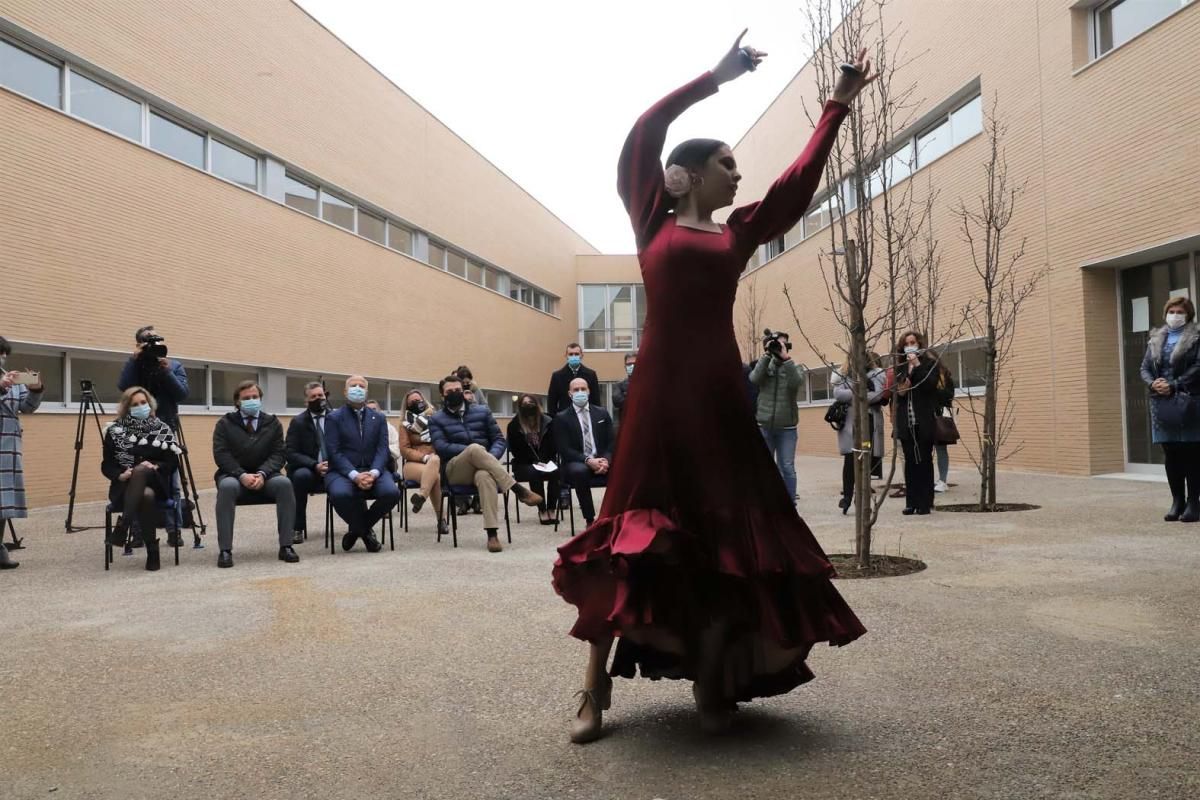 El consejero Imbroda inaugura el colegio público Turruñuelos.