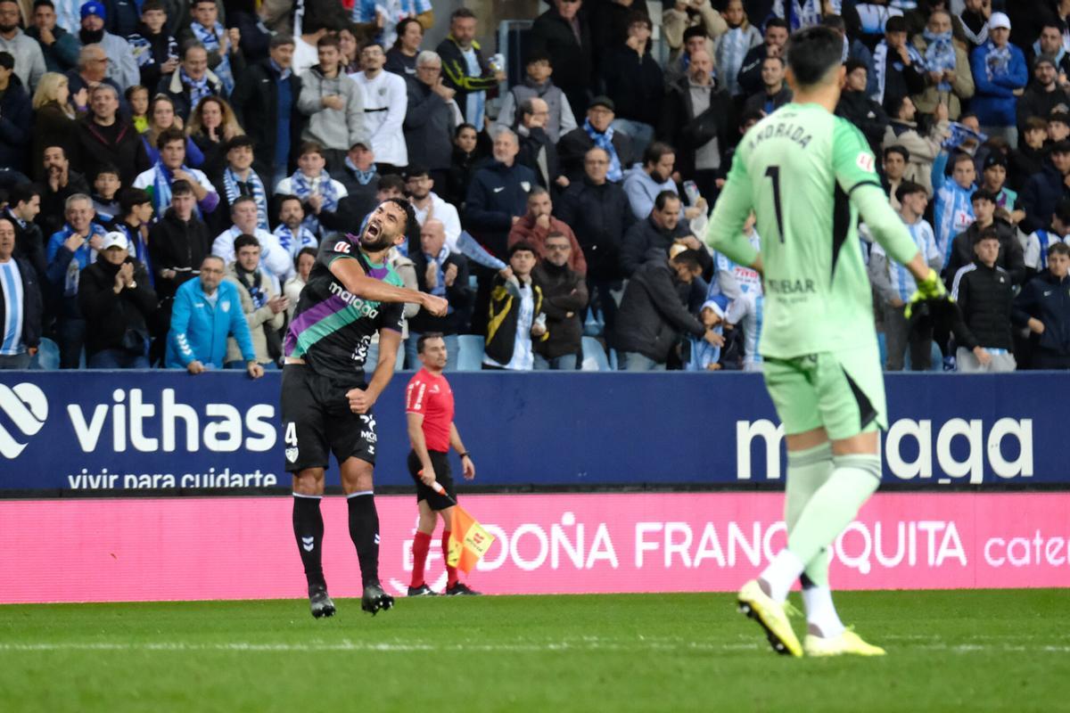 Málaga CF se enfrenta al Real Zaragoza en la Rosaleda. Málaga CF se enfrenta al Real Zaragoza en la Rosaleda.