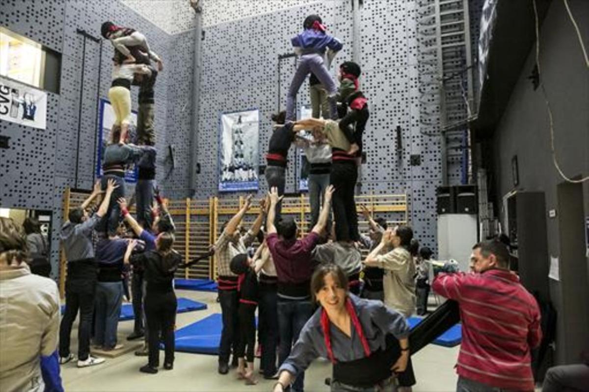 Assaig 8Membres dels Castellers de la Vila de Gràcia.