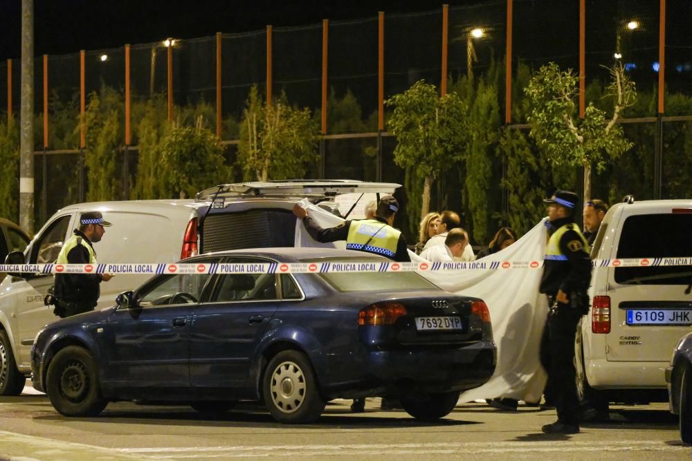 Un hombre dispara 5 veces a su pareja delante de su hijo en un colegio de Elda y se suicida