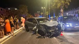 Se estrella cuando conducía borracha por La Manga y se lleva por delante varias palmeras