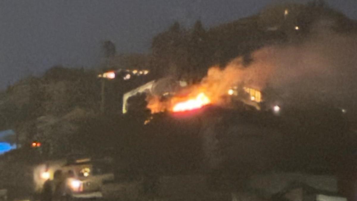 Un incendio da un susto tremendo en la Corona de Xàbia