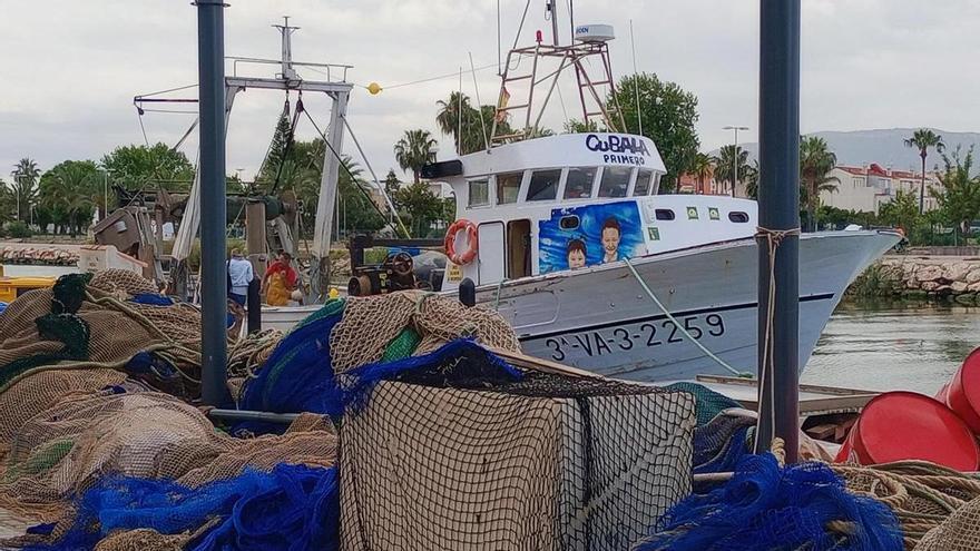 Los pescadores de Cullera reclaman compensaciones por los perjuicios derivados de la extracción de arena