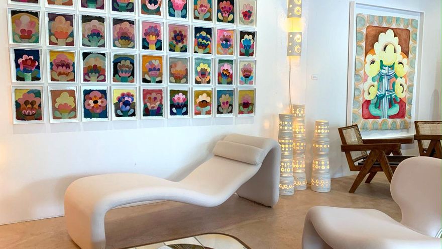 La artista Caroline Rennequin regresa con sus flores a la Galería Tambien