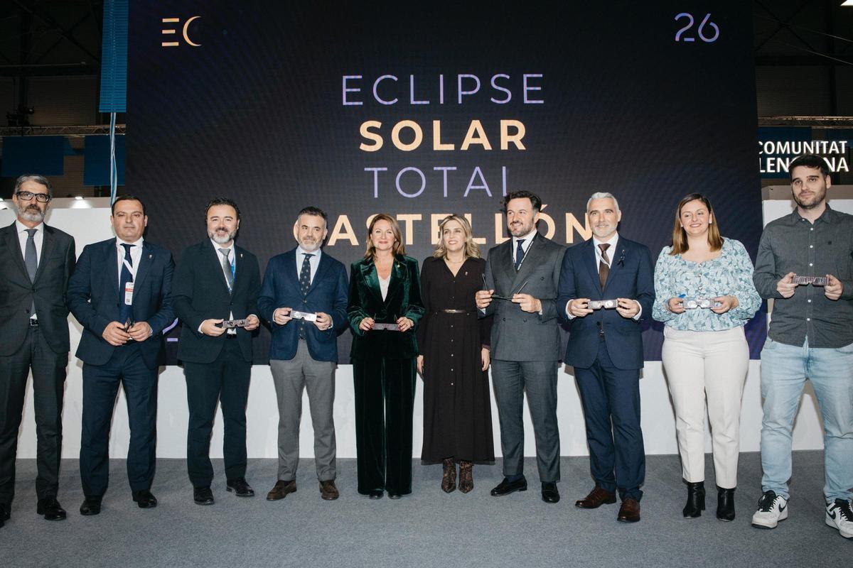Autoridades en la presentación del eclipse en Fitur 2026.