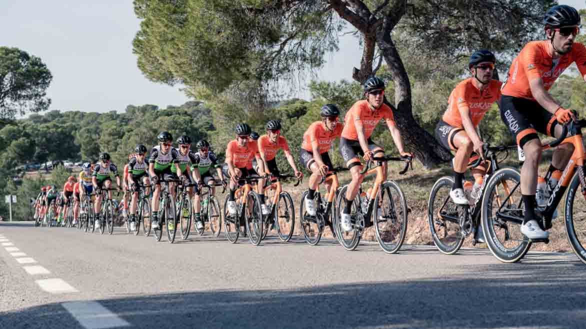 Arranca la Vuelta a la Comunidad Valenciana 2021