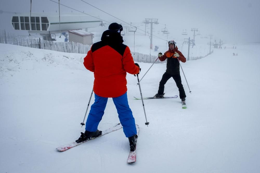 Se hace la nieve en Ourense. // Brais Lorenzo