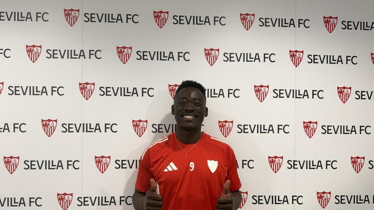 Vídeo | Akor Adams, jugador del Sevilla FC habla sobre el derbi del domingo entre Betis y Sevilla