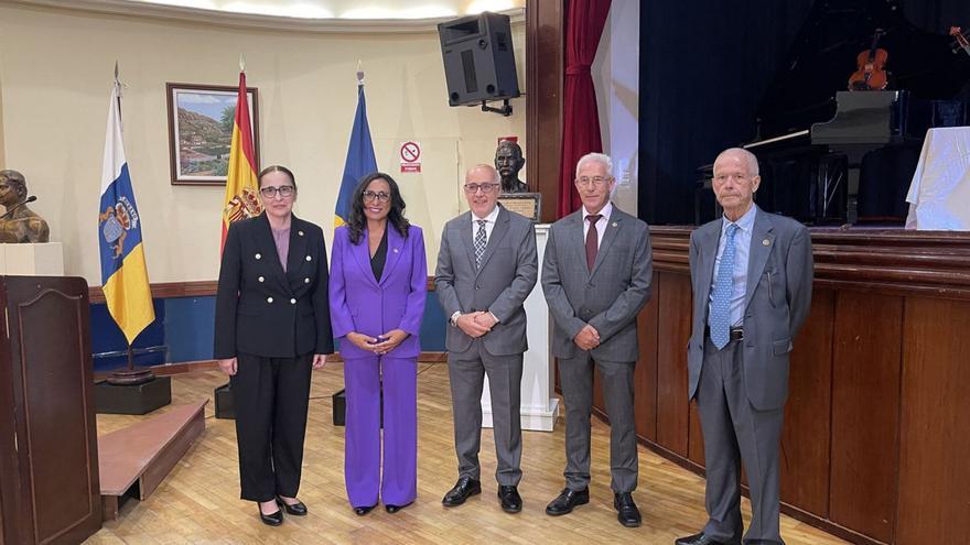 Acto de presentación de la nueva directiva del Círculo Mercantil con el presidente del Cabildo, Antonio Morales. | | LP/DLP