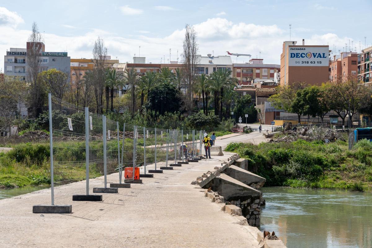 Inicio de los trabajos para reconstruir el puente romano entre Quart y Paterna.