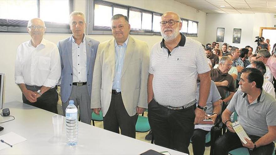 La Junta hace entrega de 1,1 millones de euros para modernizar el campo