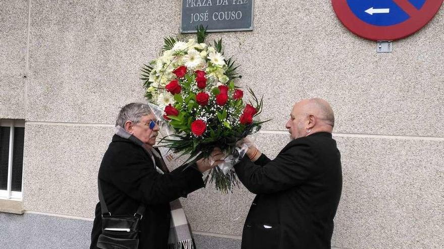 Familiares de Couso durante el homenaje en Ferrol.