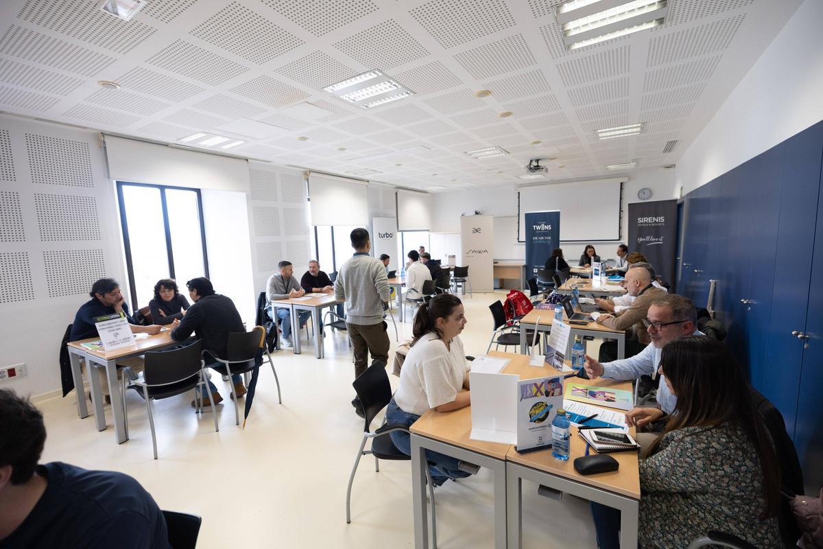 Jornada de 'Vesxfeina' en la sede en Ibiza de la UIB