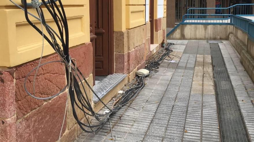 Contra los &quot;obstáculos&quot; de la Plaza Colón y Alporchones