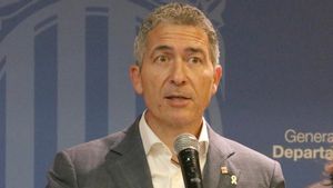 Cambray informa el TSJC que modificarà la llei de política lingüística