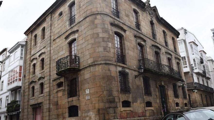 El BIC de la Casa Cornide excluye los muebles después de que los Franco se llevasen algunos