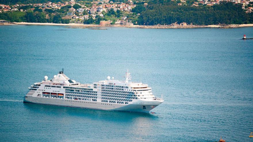 El súper lujo regresa al puerto de Vigo con el crucero «Silver Spirit»