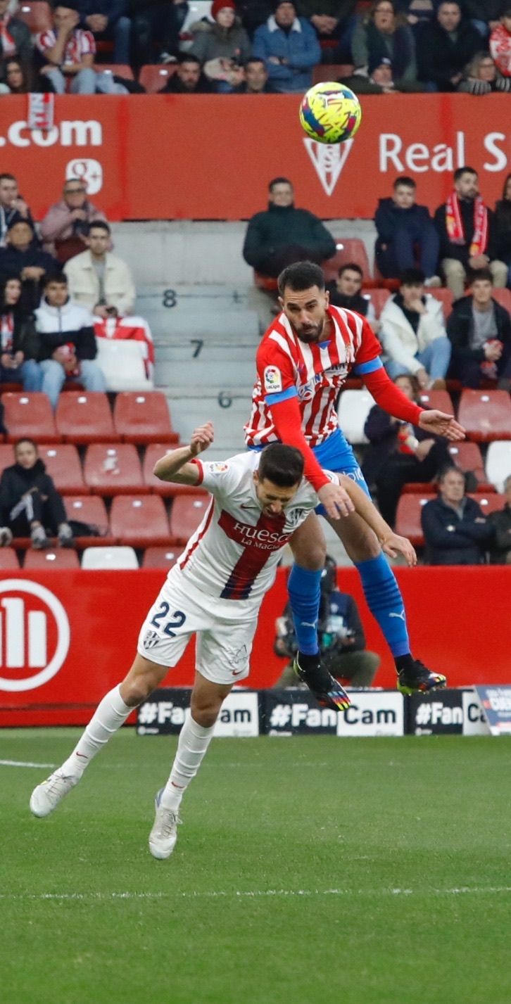 En imágenes: Así fue el Sporting-Huesca en El Molinón