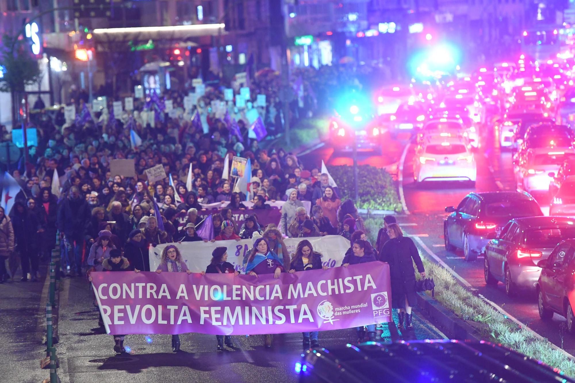 8M: unos 3.000 manifestantes marchan en A Coruña por los derechos de la mujer