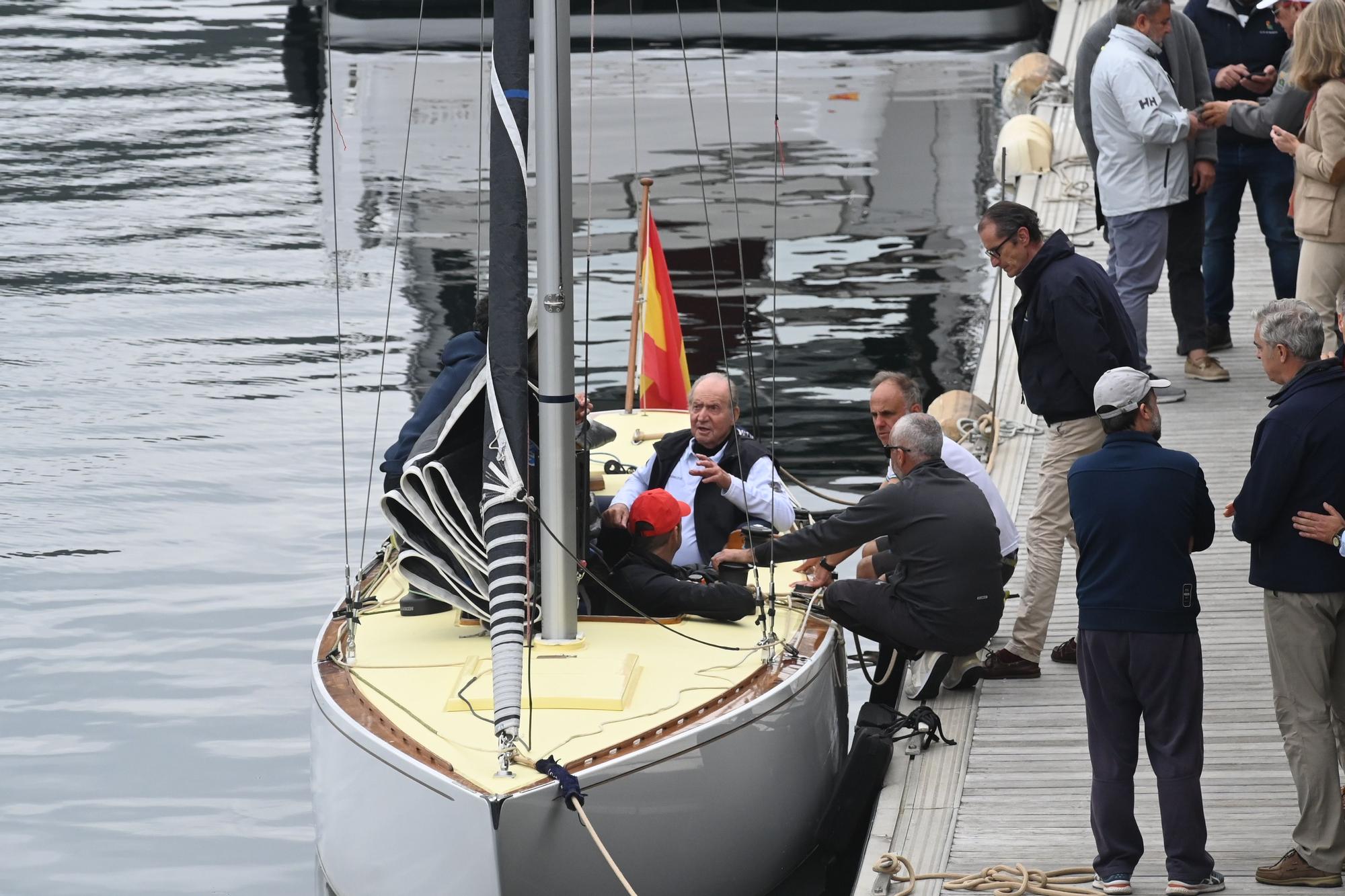 El rey emérito, Juan Carlos I, ya navega por aguas de Sanxenxo