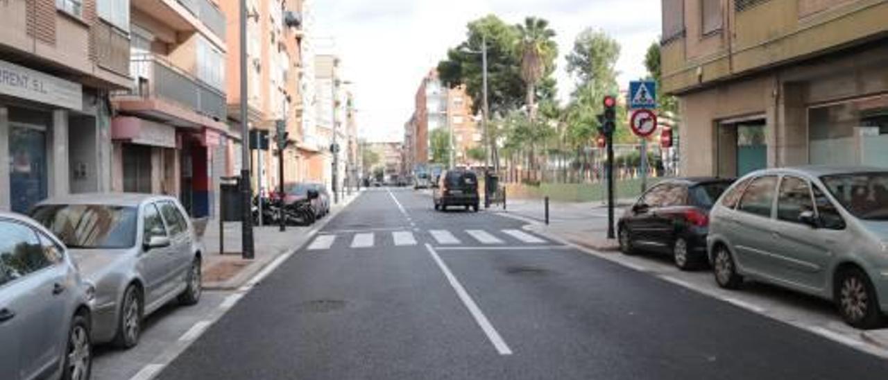 La avenida Camí Reial, tras su reciente renodelación.