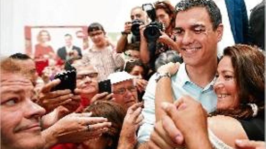 Pedro Sánchez va ser ahir a l&#039;Hospitalet per fer campanya.