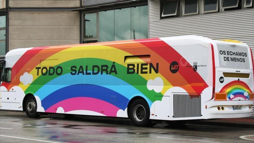 Un bus &quot;lleno de optimismo&quot; recorrerá las calles de Murcia con mensajes de ánimo