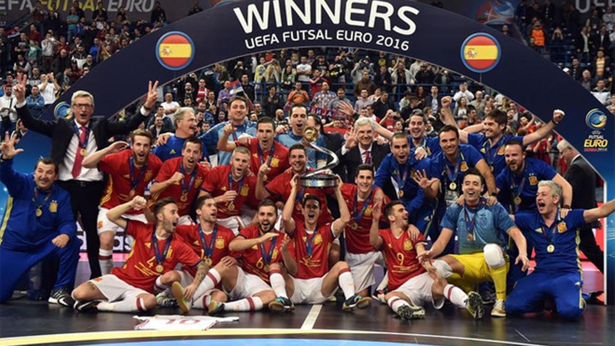 La selección española celebró el título por todo lo alto