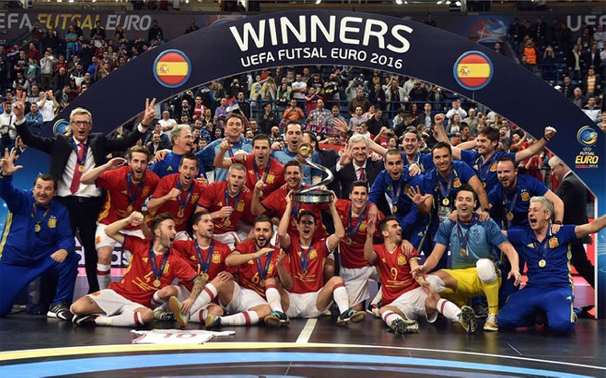 La selección española celebró el título por todo lo alto