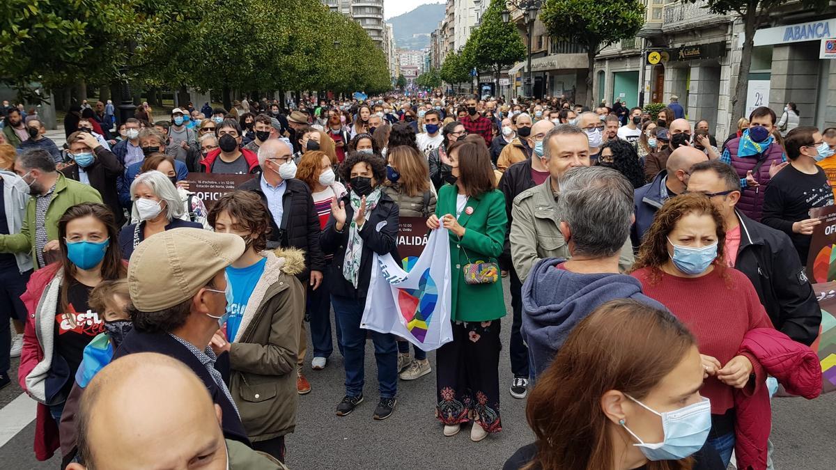 Los partidarios de la cooficialidad del asturiano se manifiestan en Oviedo