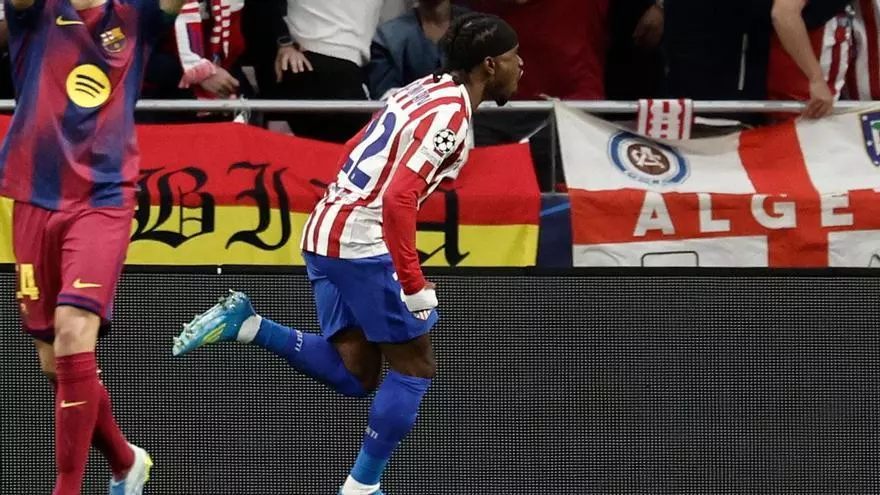 Lookman lanzó un jarro de agua fría a un Barça que permanecía enrachado