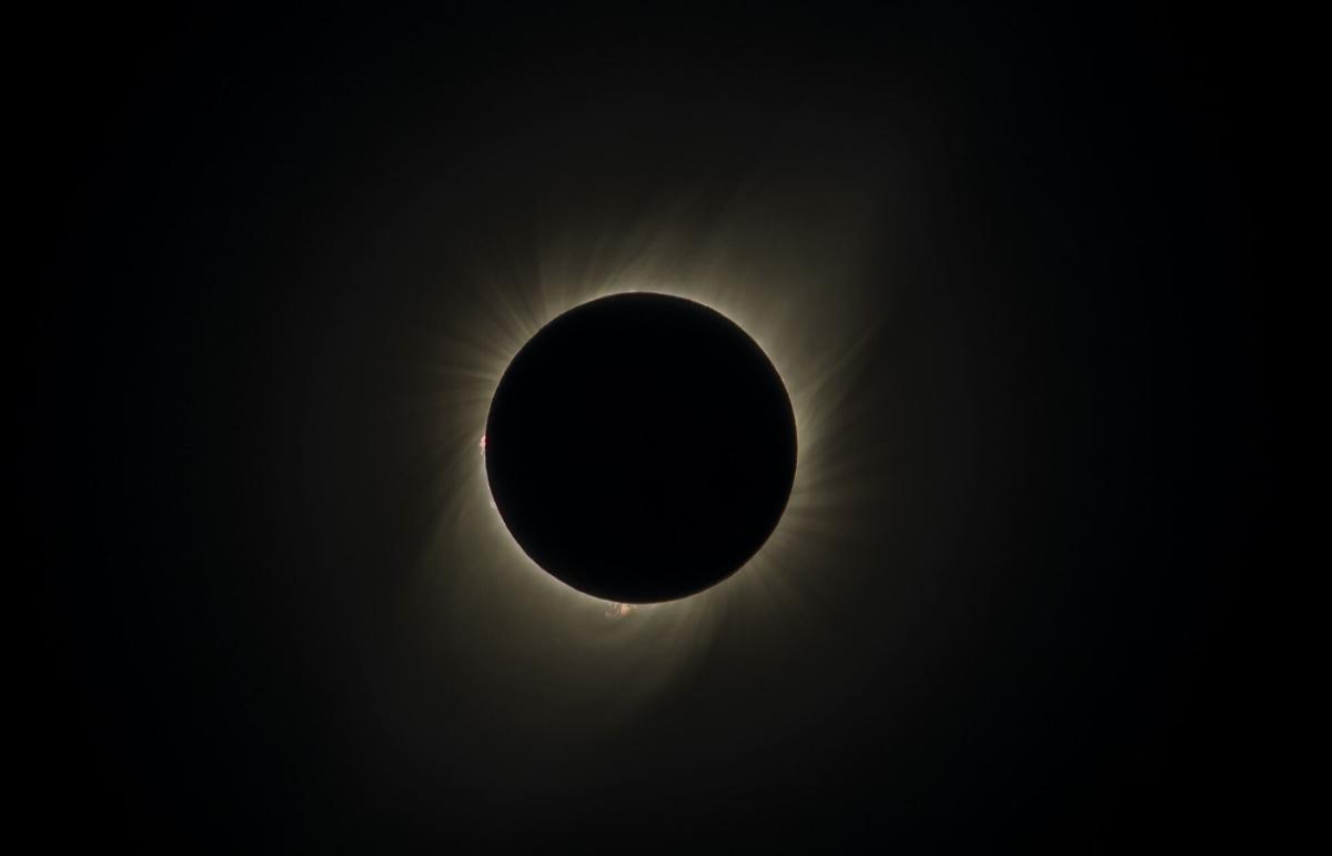 Un eclipse solar total como el que se verá en A Coruña el 12 de agosto de 2026.