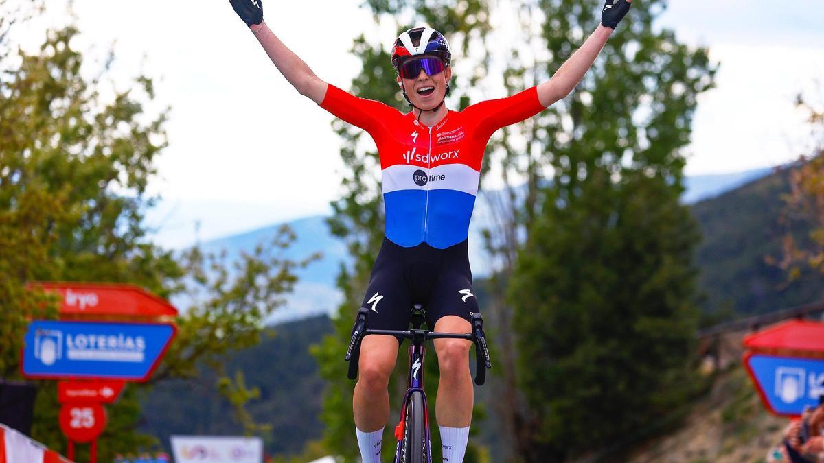Demi Vollering, en su victoria en la Vuelta