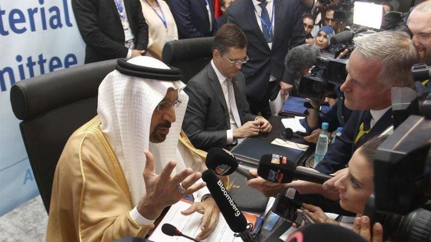 Arabia Saudí reducirá sus exportaciones de petróleo un 10% este mes