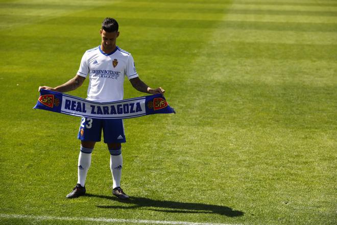 Presentación de Nano Mesa como nuevo jugador del Real Zaragoza.