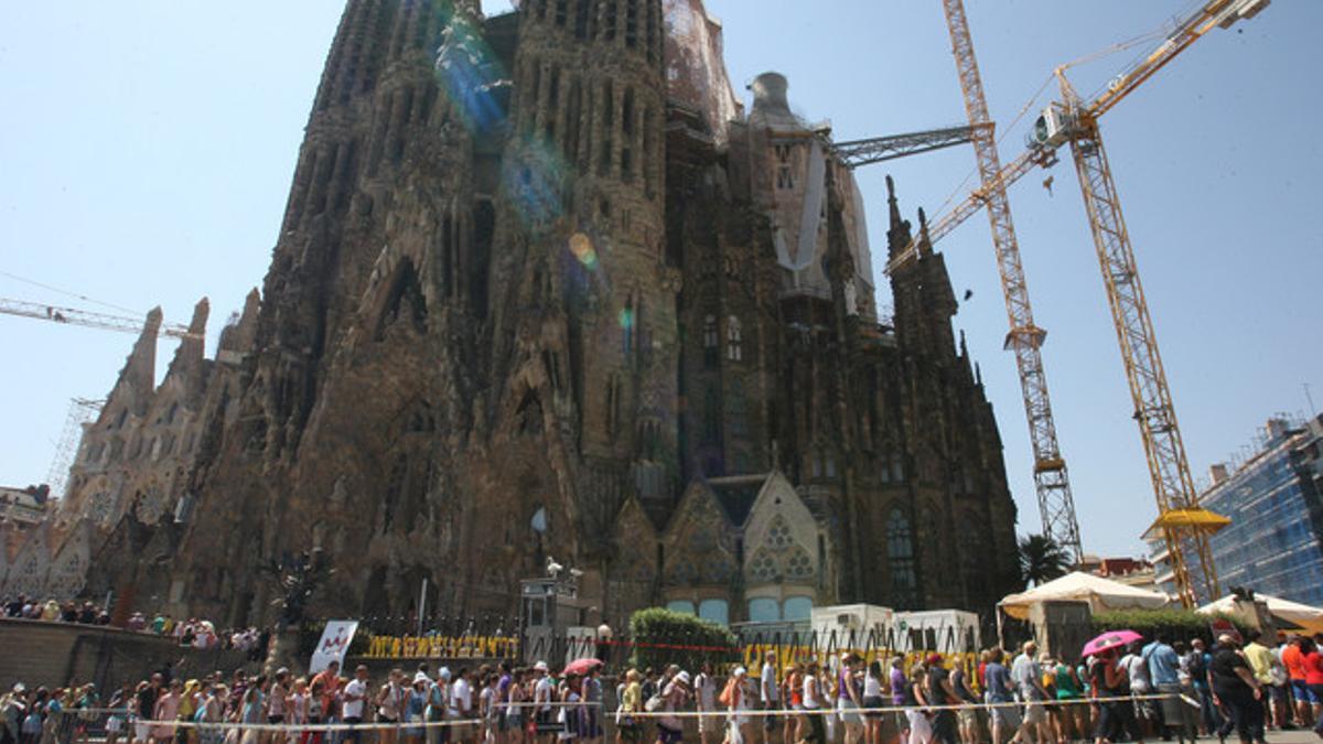 Turismo masivo en la Sagrada Família de Gaudí