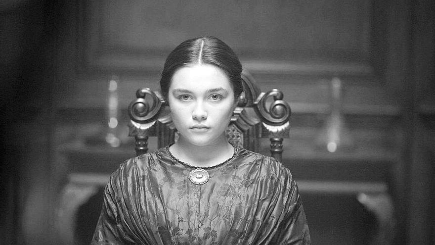 La actriz Florence Pugh, en un fotograma de la película.