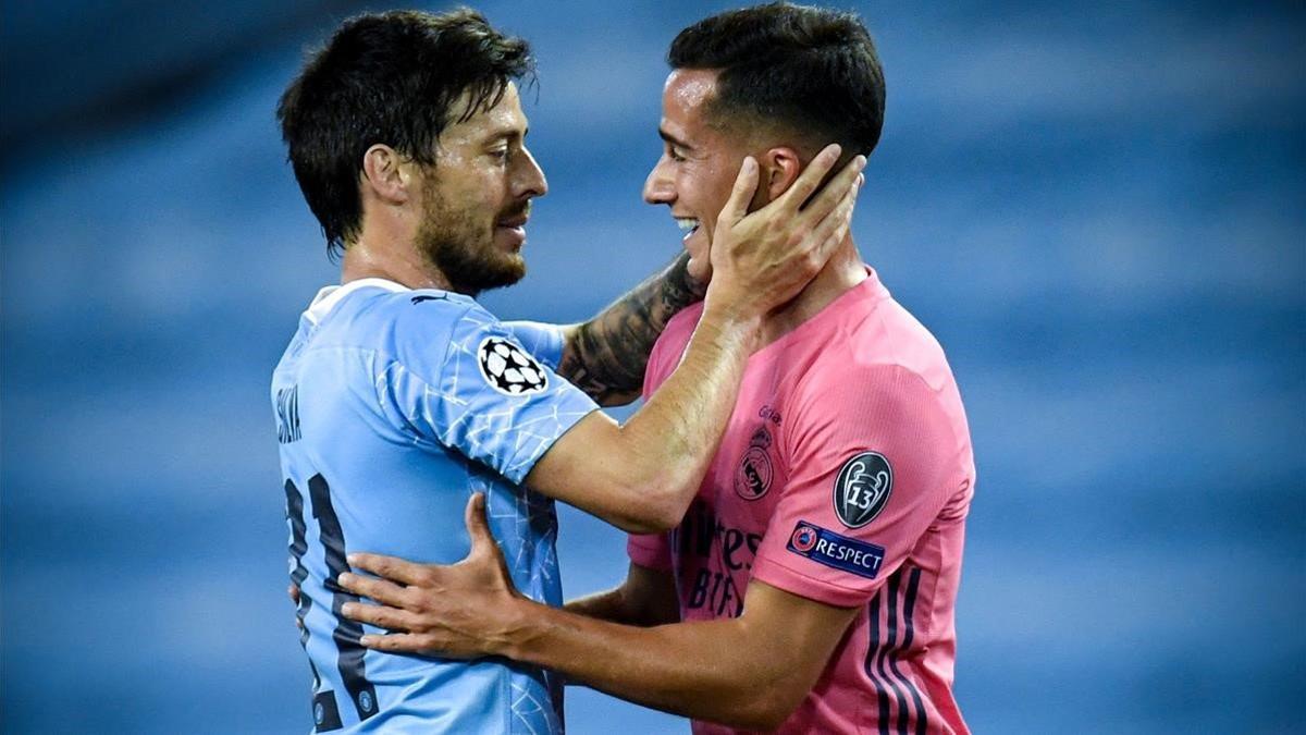 David Silva (izquierda, Manchester City) y Lucas Vázquez (derecha, Real madrid), se saludan tras el partido de Champions del viernes.