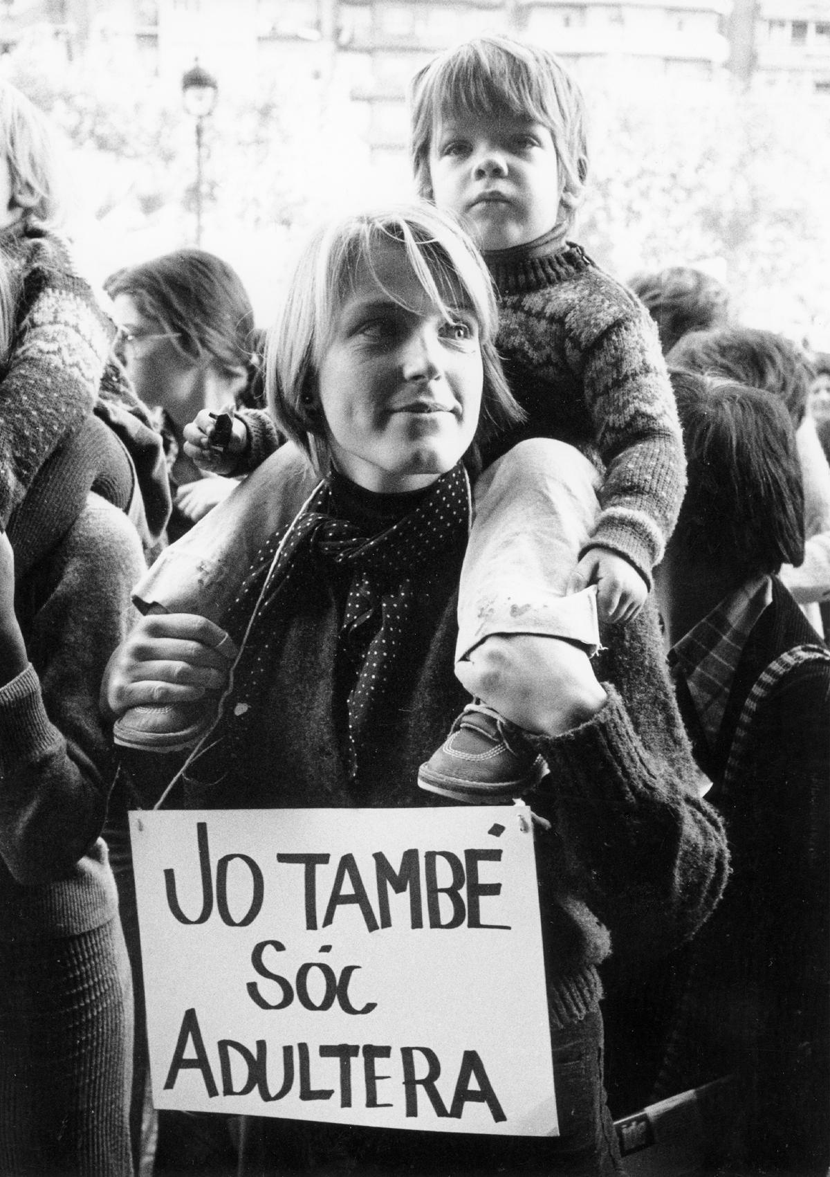 Manifestación por la despenalización del adulterio 1976
