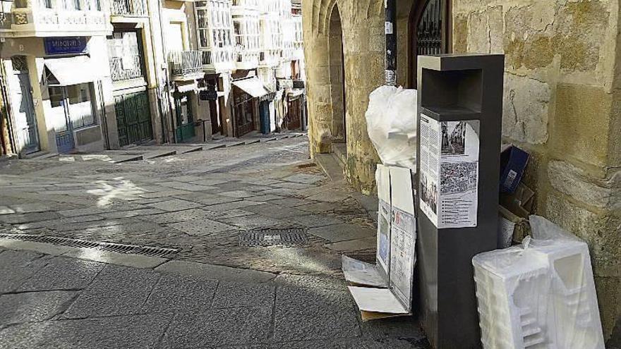 Basura acumulada en la calle Balborraz